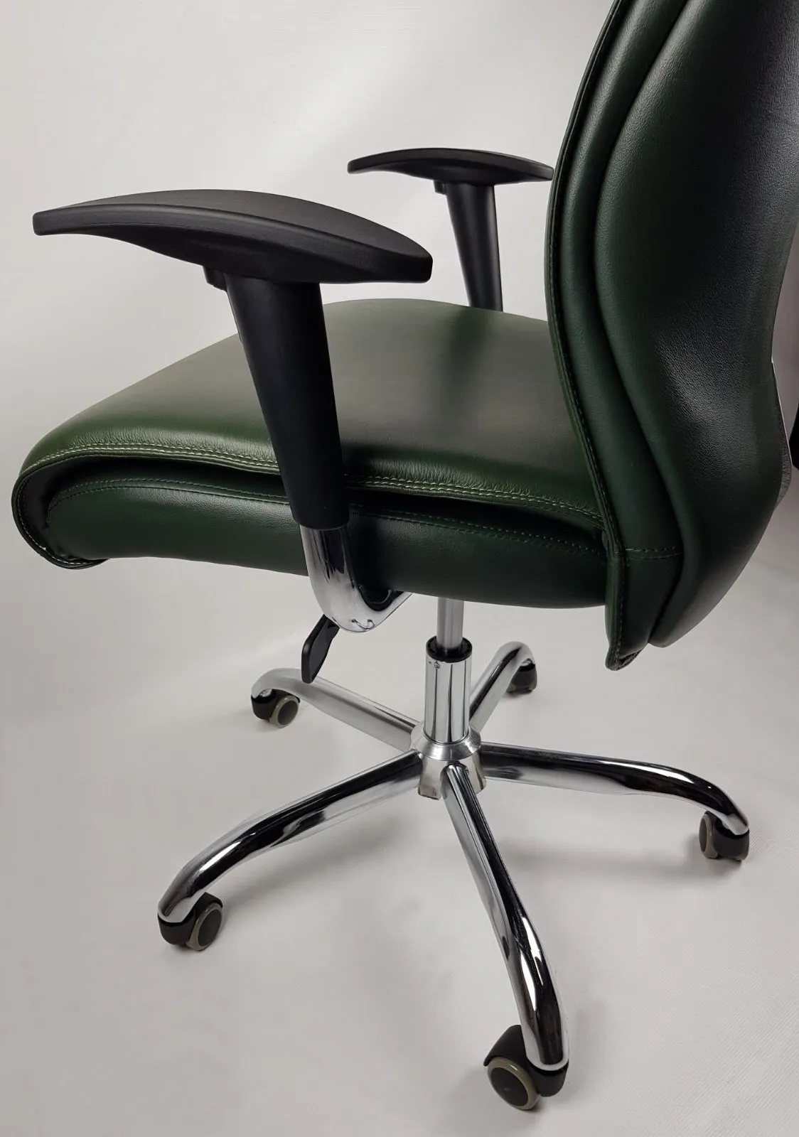 Natural Hide Green Leather Executive Office Chair - HB-020-GRN