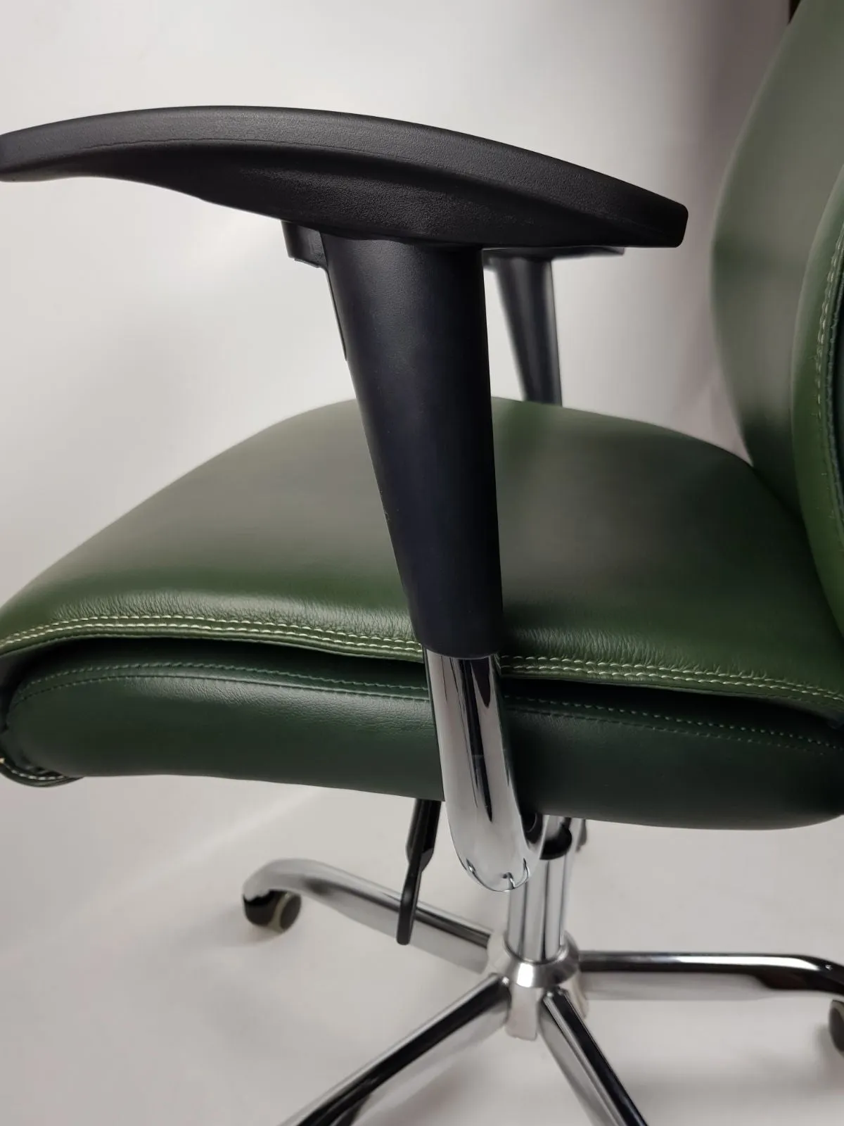 Natural Hide Green Leather Executive Office Chair - HB-020-GRN