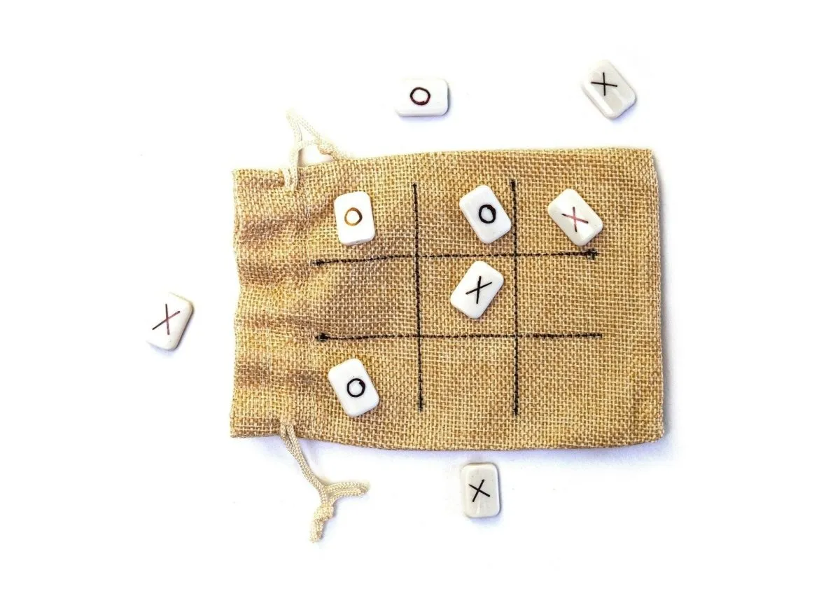 Rocking Potato Portable Tic-tac-toe